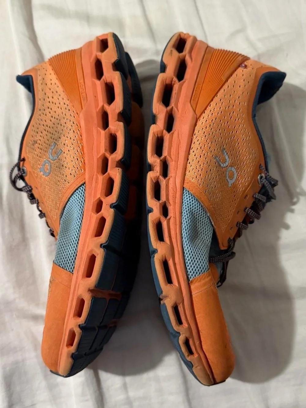 Men’s On Cloudstratus Orange Running Shoes Size 10.5